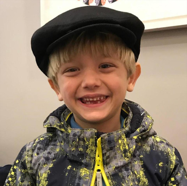 chau noi tong thong donald trump gay chan khi di truot tuyet cung gia dinh