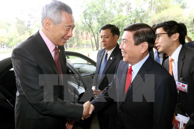 lanh dao tpho chi minh hoi kien thu tuong singapore ly hien long
