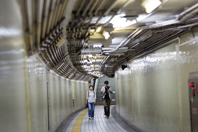 ven buc man bi mat ve cuoc song lan khuat hang chuc nam trong nhung can phong cua hon trieu nguoi nhat