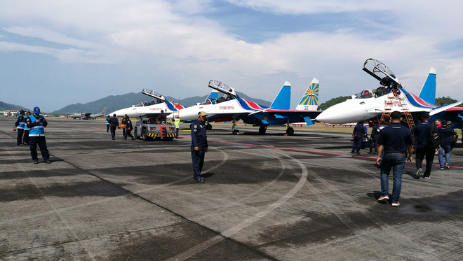 tiem kich su 30sme ruc sang tai trien lam lima 2017 goi ten khach hang dau tien