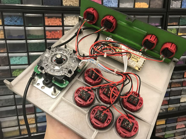 retrocade may game thung cuc doc duoc tao ra boi cong nghe in 3d