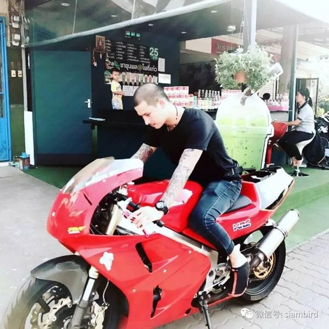 chan dung chang trai tre vuot qua 60000 ung vien de tro thanh chong thu 9 cua nu dai gia thai lan