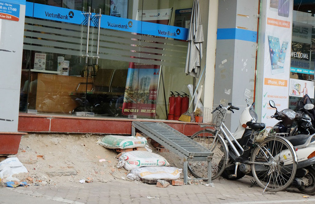 den luot nguoi ha noi nghi cach tao bac tam cap moi de khong lan chiem via he