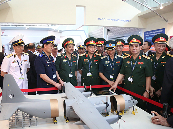 lima 2017 nga gioi thieu su 30sme va yak 130 cung nhieu vu khi khac cho qdnd viet nam