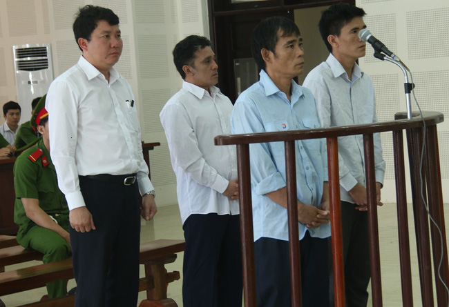 vang luat su phien toa xet xu vu lat tau tren song han khien 3 nguoi chet o da nang bi hoan
