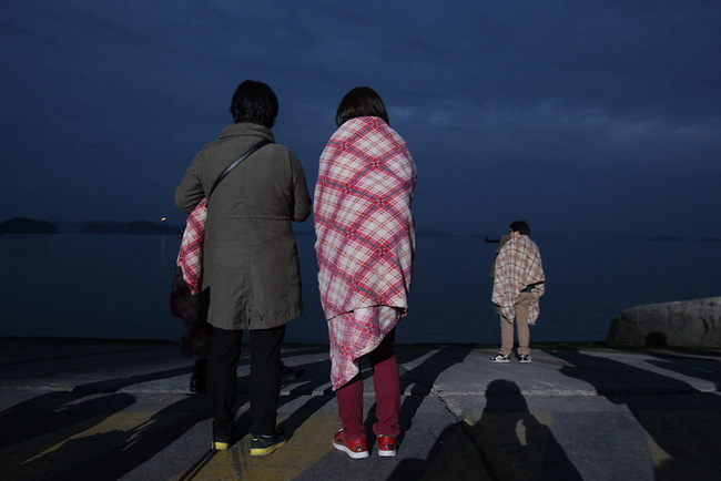 loat hinh am anh trong tham kich chim pha sewol cuop di sinh mang cua gan 300 hoc sinh o han quoc 3 nam truoc