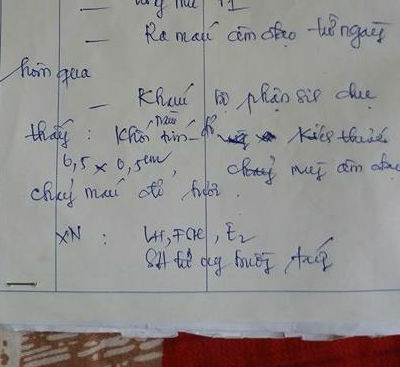 me be ga i 3 tuo i chay mau vu ng ki n sau khi di ho c ve toi rat hoang mang