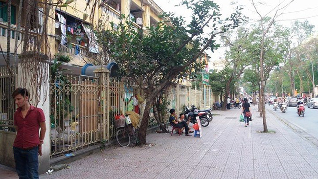 me be ga i 3 tuo i chay mau vu ng ki n sau khi di ho c ve toi rat hoang mang