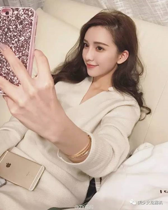 hanh trinh lot xac tu co nang binh dan thanh hot girl ban hang online cua ban gai dai thieu gia thuong hai