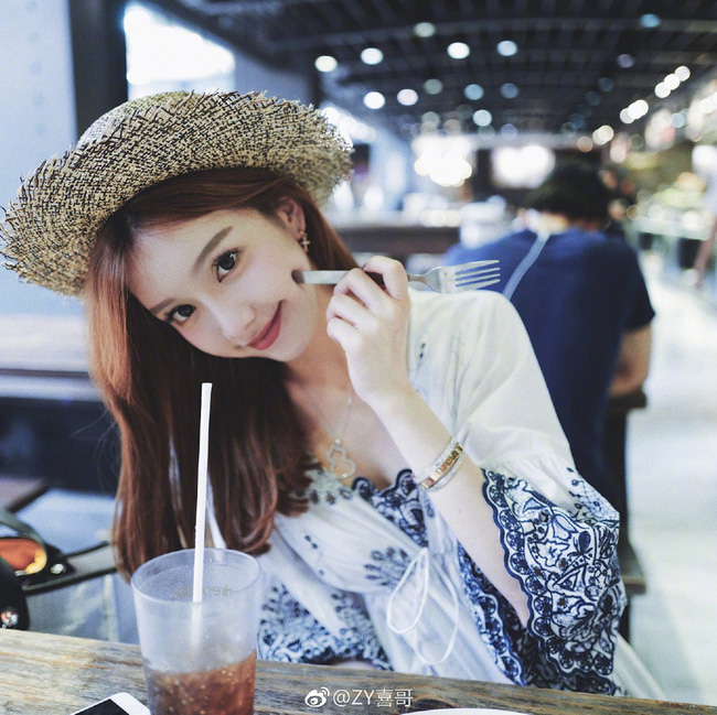 hanh trinh lot xac tu co nang binh dan thanh hot girl ban hang online cua ban gai dai thieu gia thuong hai