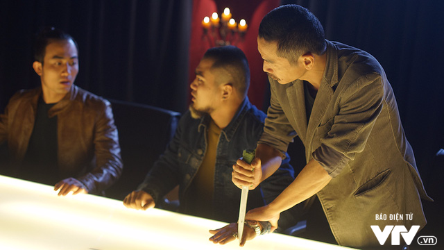 nguoi phan xu bi che nhieu canh bao luc dien vien trong phim noi gi