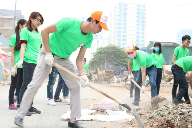 thac si boc rac voi du an chu nhat xanh keu goi moi nguoi chung tay bao ve moi truong