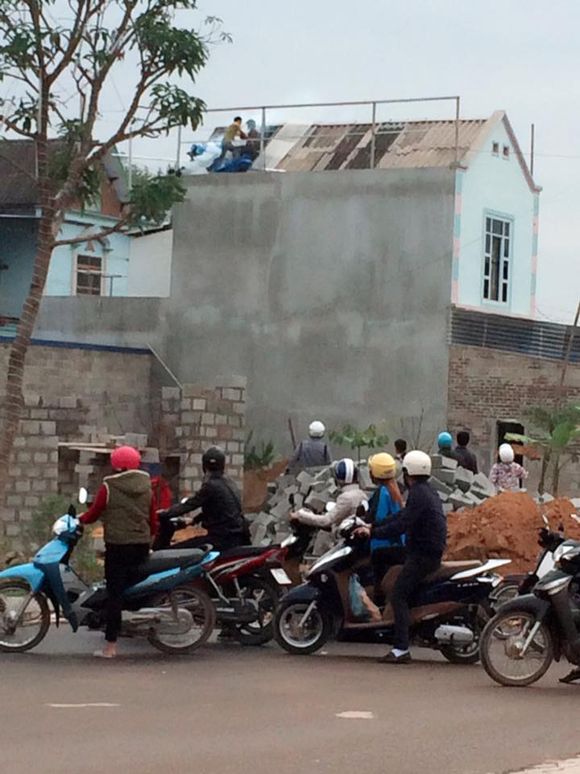 thai nguyen nam thanh nien han mai ton tren noc nha bi dien giat tu vong tai cho