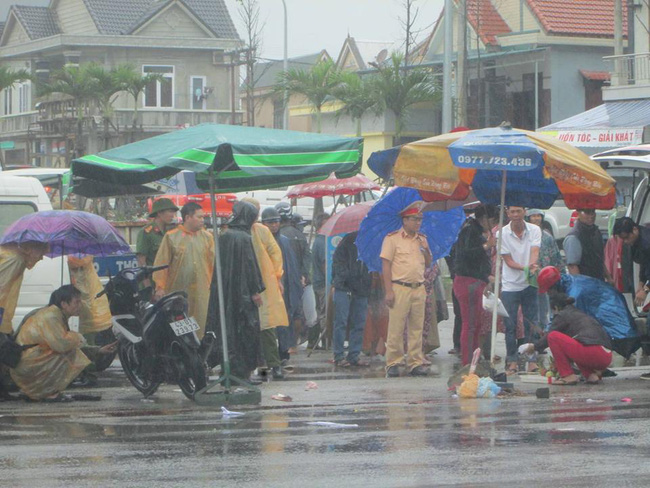 nu du hoc sinh 22 tuoi tu vong thuong tam duoi gam container