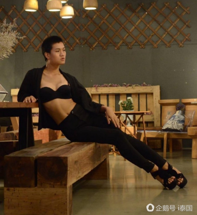 chang trai tham hoa thoi trang thai lan ngay ay bay gio ra sao