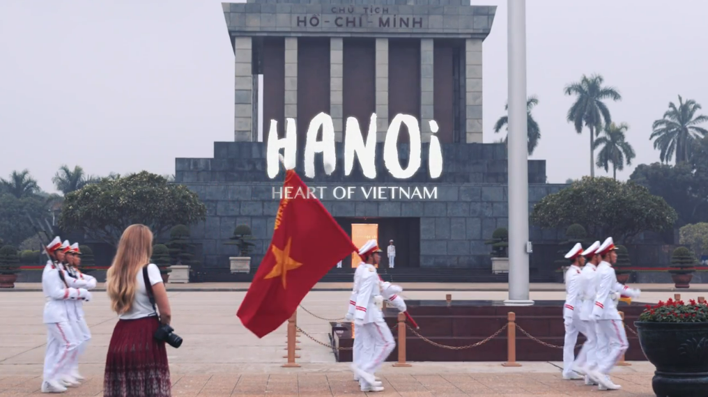 ha noi dep binh di trong 2 clip quang cao tren cnn