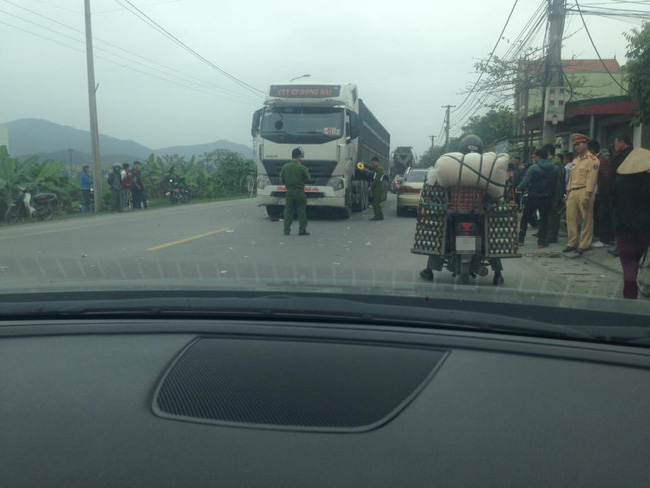 quang ninh xe dau keo va cham voi xe may mot nguoi tu vong tai cho