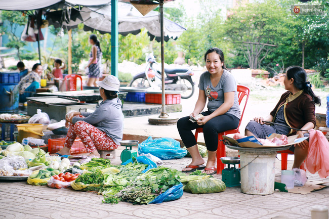 chuyen ong nam hap lay dat nha minh mo cho cho nguoi ban hang rong o sai gon