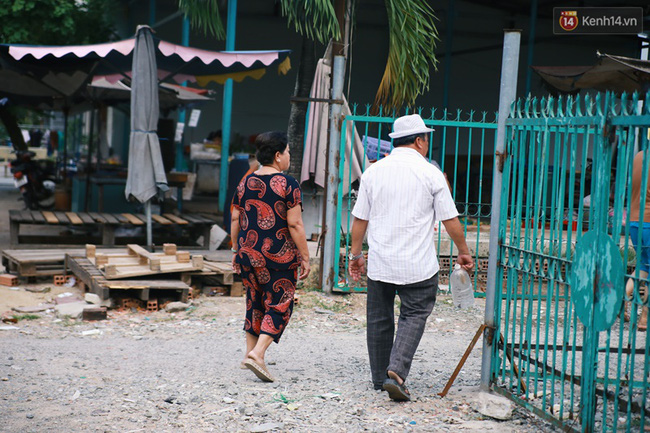 chuyen ong nam hap lay dat nha minh mo cho cho nguoi ban hang rong o sai gon