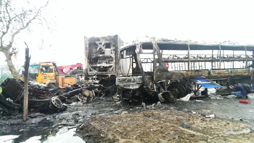 thanh hoa xe giuong nam bi thieu rui tren quoc lo 1a