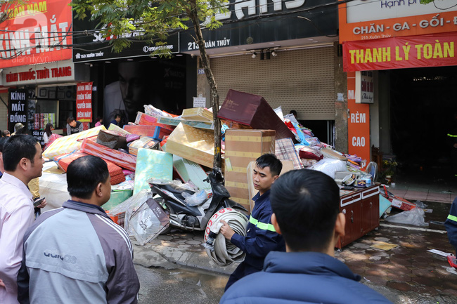 ha noi chay cua hang chan ga mat duong xuan thuy nhieu ho dan xung quanh hoang loan