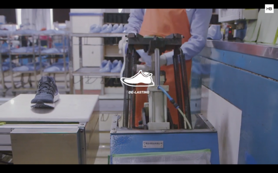 quy trinh san xuat adidas ultraboost 10 dong giay chay duoc menh danh la tot nhat the gioi