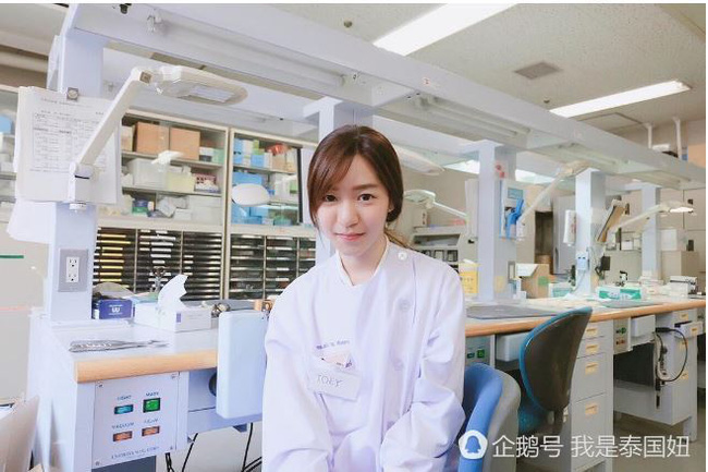 nu nha si da xinh dep nhu dien vien lai con tot nghiep truong dai hoc hang dau thai lan