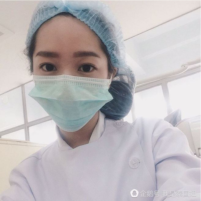 nu nha si da xinh dep nhu dien vien lai con tot nghiep truong dai hoc hang dau thai lan