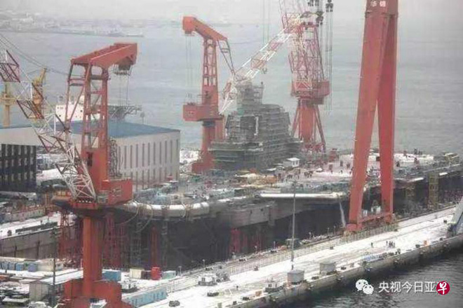 tq tien thoai luong nan vi tau san bay khoa duoc eo bien dai loan nhung yeu o bien dong