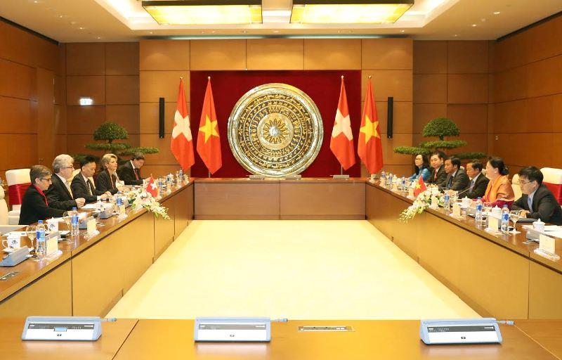 viet nam va thuy si day manh trao doi kinh nghiem ve hoat dong nghi vien