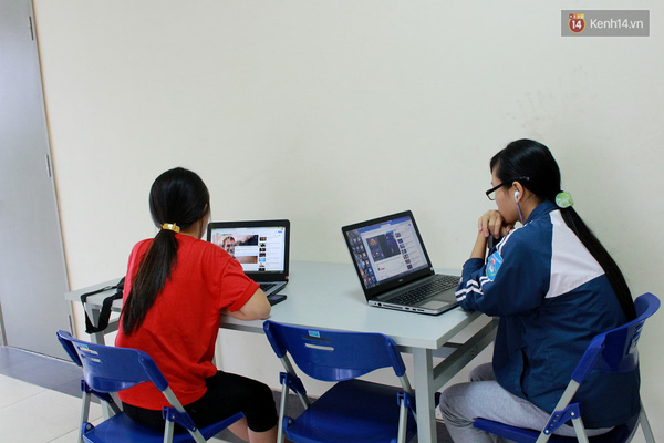 sinh vien dau dau vi ban cung phong nghien facebook da luoi viec nha con lam li nhu co may