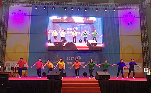 hon 1000 thanh nien viet nam tham du iyf world camp 2017