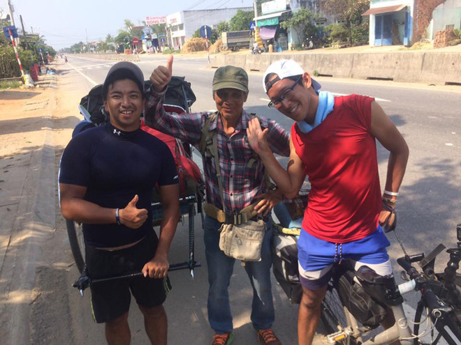 65 tuoi lao gia gan quyet dinh di phuot bo 2000 km tu bac vao nam