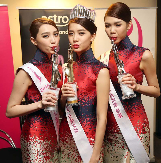 gap go co sinh vien malaysia duoc menh danh nu than 360 do khong goc chet