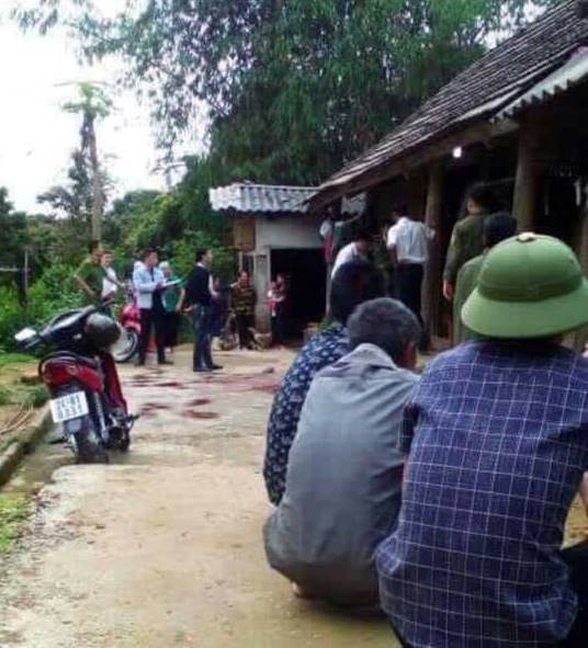 lao cai con trai cam dao doa giet cho me can ngan bi chem tu vong
