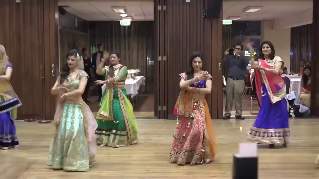 video co dau an do nhay mua trong dam cuoi hut 7 trieu views tren youtube