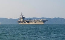 tau san bay my va nhom tau ho tong tha neo tai da nang