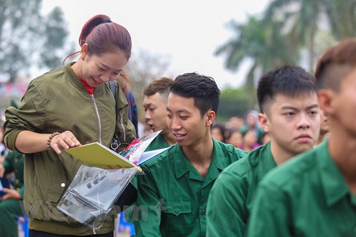 thanh nien ca nuo c hang hai len duong lam nhiem vu bao ve to quoc