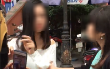ha noi co gai bi dap iphone danh ghen giua pho vi cap ke voi nguoi da co gia dinh