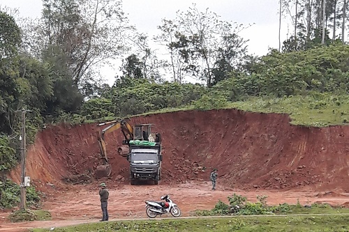 bai 1 nghe an du an cau hieu 2 cua cienco4 bi to lay dat vuon cua dan de thi cong