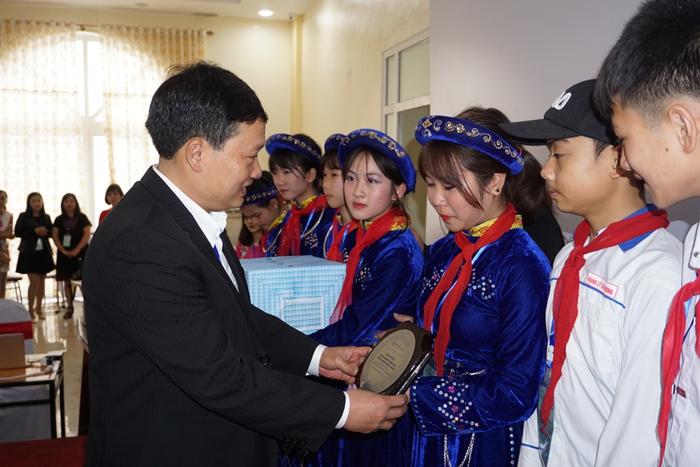 lien hoan phim buoc tien nho cho nhung thay doi lon dien anh trao quyen cho tre em vung cao