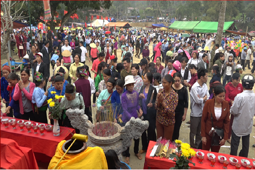 ngoc lac thanh hoa hang ban bu ky bi va ve dep me hon