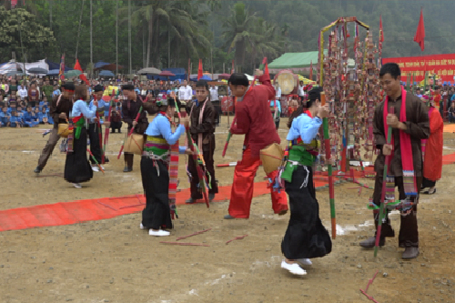 ngoc lac thanh hoa hang ban bu ky bi va ve dep me hon