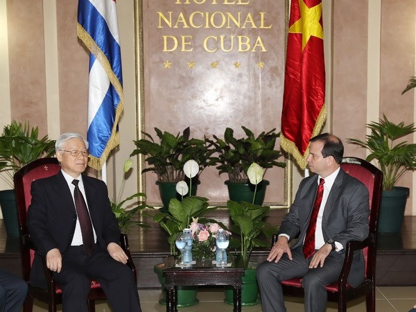 chu tich cuba va tong bi thu nguyen phu trong tham santiago de cuba