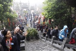gan 400 dai bieu viet nam va quoc te du xuan huu nghi tai ba vi