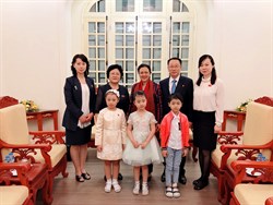 Chủ tịch VUFO Nguyễn Phương Nga tiếp đoàn Hội Hữu nghị Triều Tiên - Việt Nam