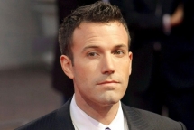 dien vien ben affleck tu tay viet kich ban phim nguoi doi