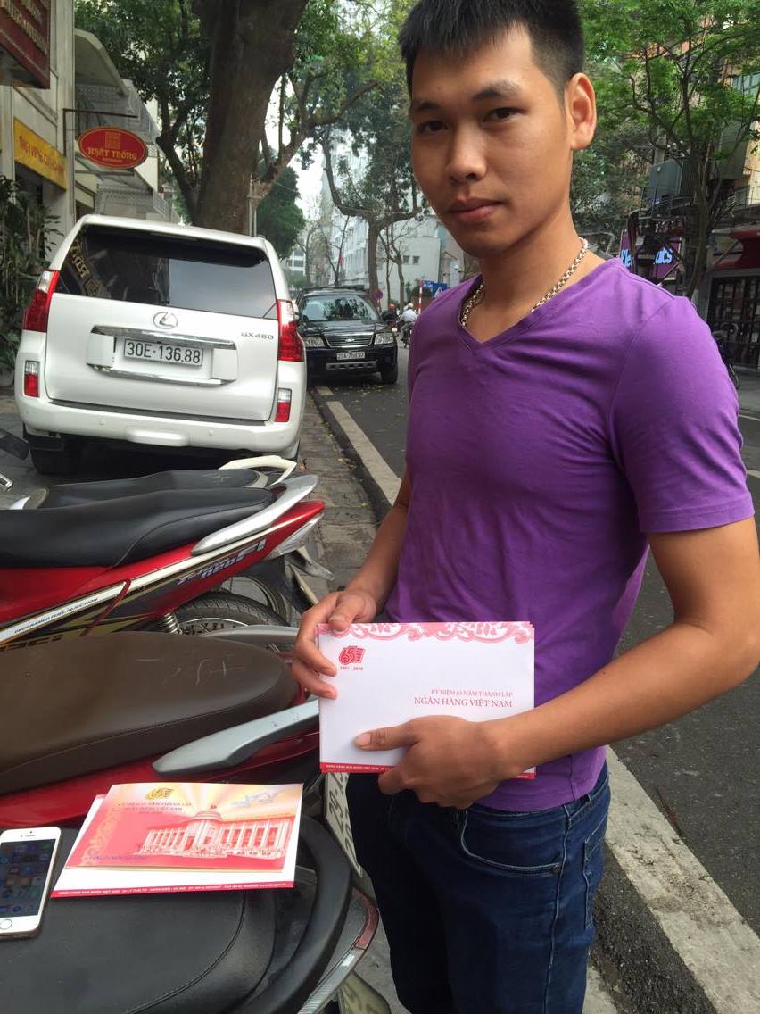 to tien luu niem 100 dong duoc ban toi da gap 5 lan ngay dau
