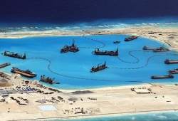 trien lam toa dam phan doi trung quoc quan su hoa bien dong