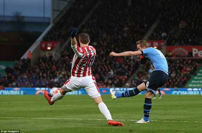 harry kane dele alli toa sang tottenham danh bai stoke 4 sao